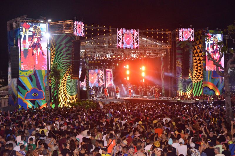 Prefeitura de São Luís abre Cidade do Carnaval com presença de milhares de foliões que se divertiram ao som de Joelma e de artistas locais