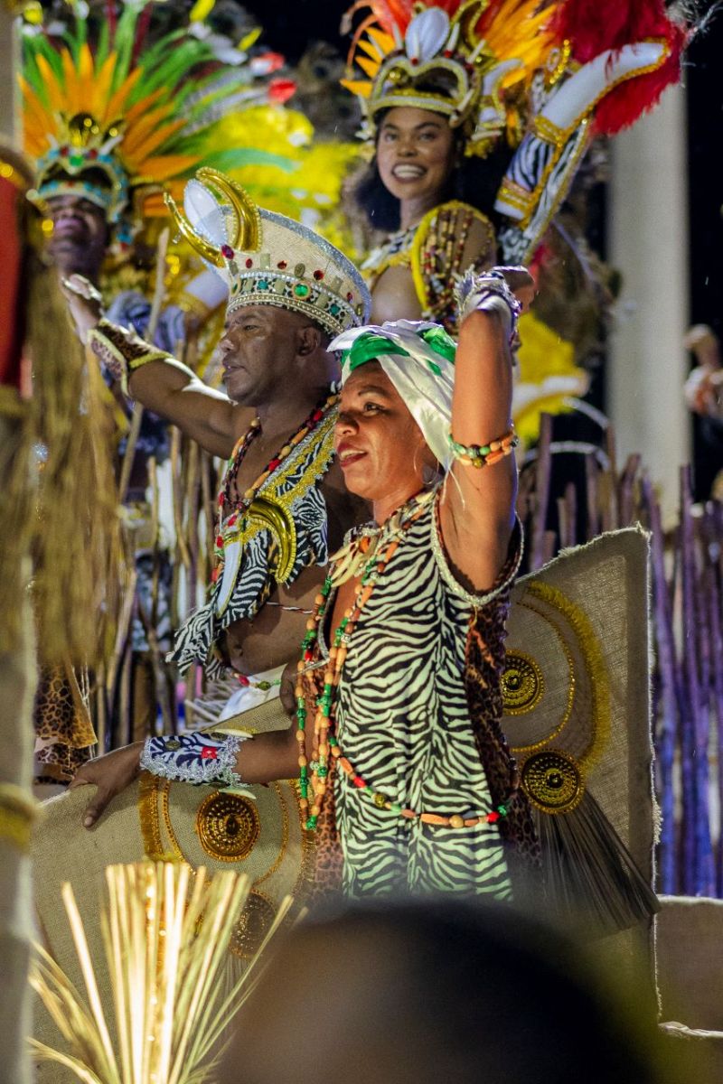 Prefeitura de São Luís abre alas para sete blocos tradicionais e cinco escolas de samba na segunda noite de desfiles na Passarela do Samba Chico Coim