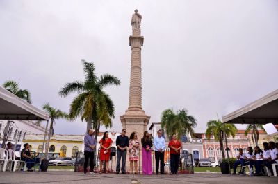 notícia: Prefeitura de São Luís entrega Monumento ao Poeta Gonçalves Dias após obras de conservação e restauro
