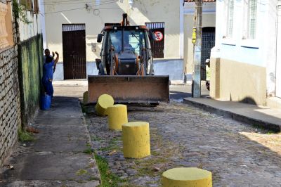 Galeria: Prefeitura de São Luís retira artefatos irregulares da Rua Godofredo Viana, Centro Histórico da capital