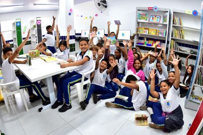 Galeria: Prefeito Eduardo Braide entrega escola na Vila Lobão totalmente reformada