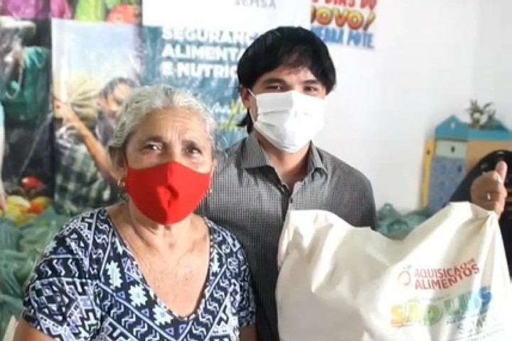 Entrega de cestas de alimentos pela Prefeitura de São Luís